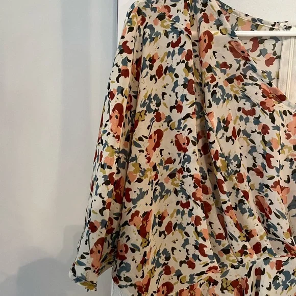 Hayden med/large Floral Print Peplum Top - Picture 4 of 12